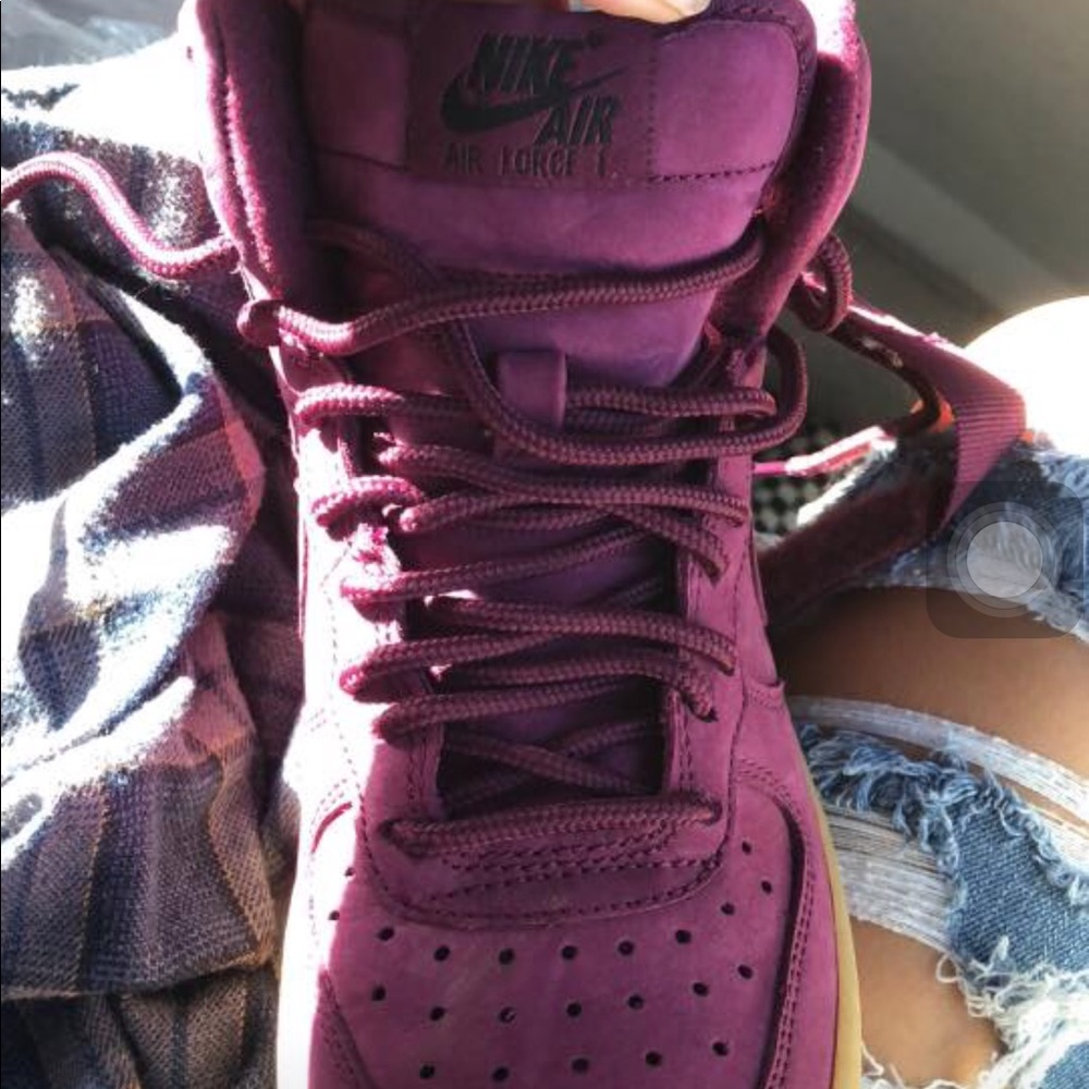 New Air Force 1s burgundy - Picture 2 of 3